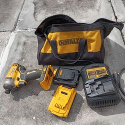 DEWALT 20V MAX XR Cordless Brushless 1/4 in. Impact Driver kit. 