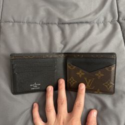 LV Wallet 