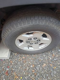 Chevrolet suburban  4 tires 265- 70 - 17
