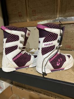 Thirty Two Women’s Snowboarding Boots Size 9