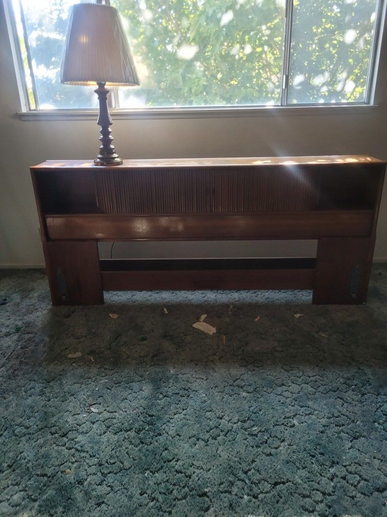 King Size Headboard/walnut