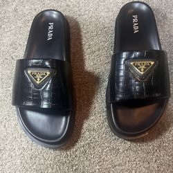 Prada triangle-logo embossed-crocodile slides Size 10