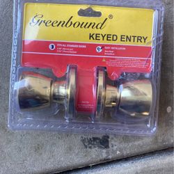 Green Bound Door Knob
