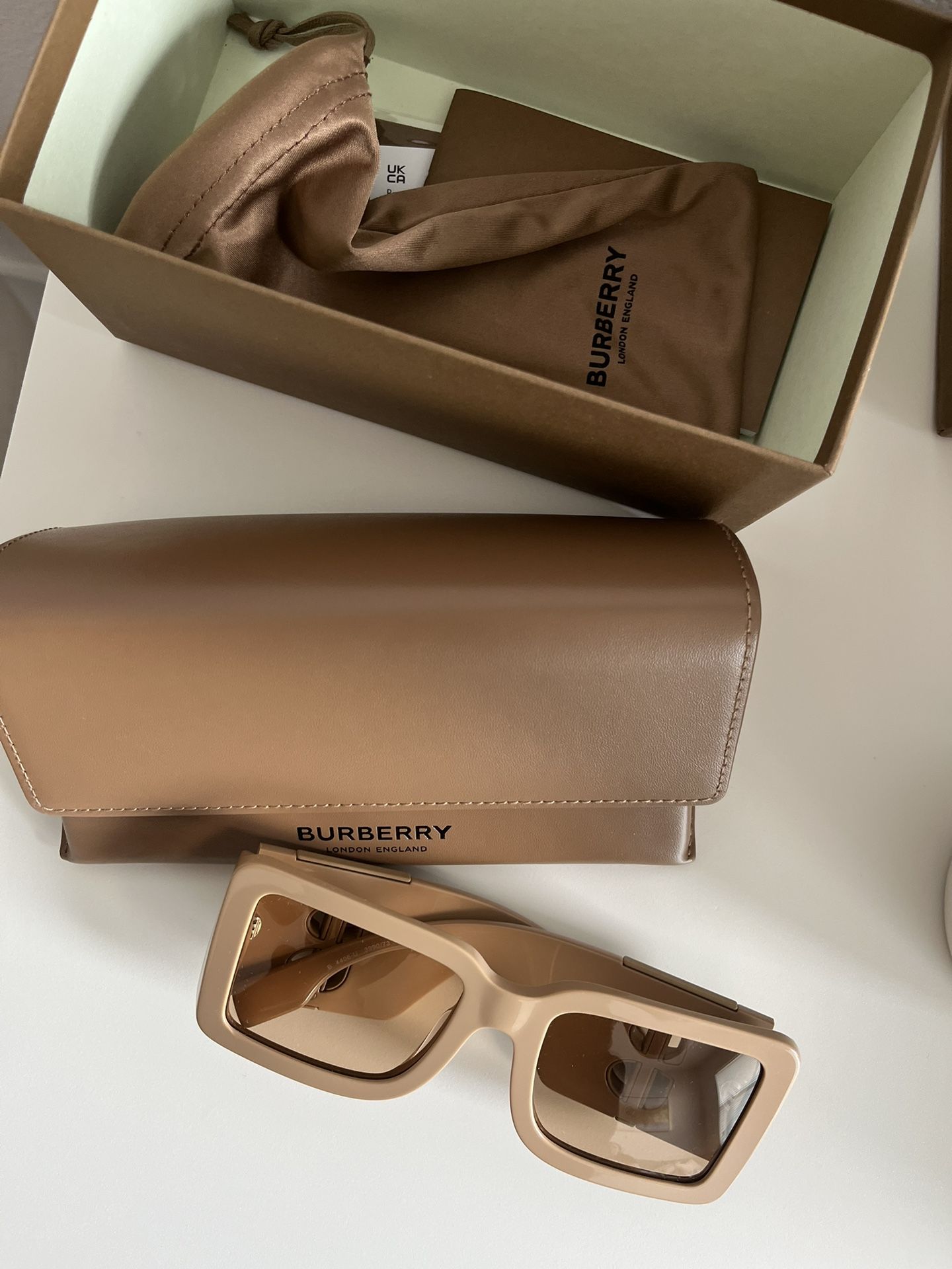 Burberry Sunglasses 