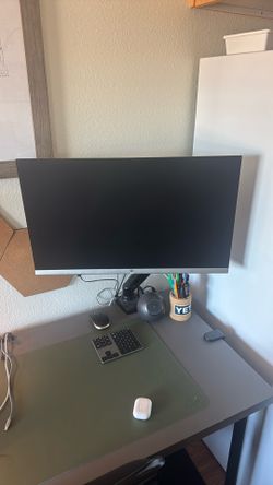 HP 23” Monitor & Arm Mount