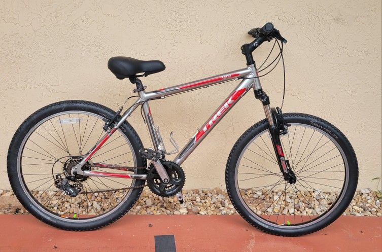 Trek 3500 Aluminum Frame Mountain Bike 