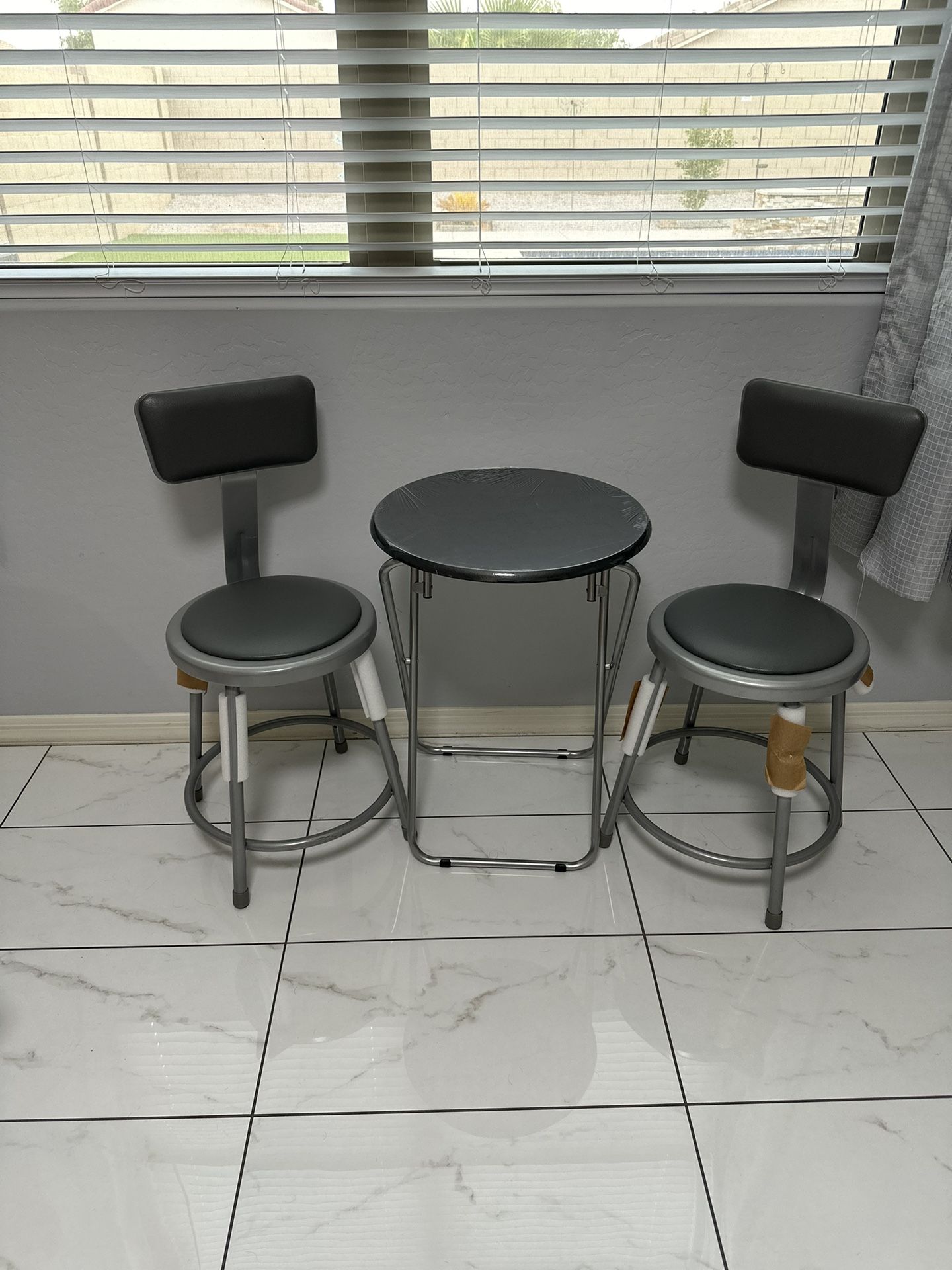 Small Table And Chairs Set New