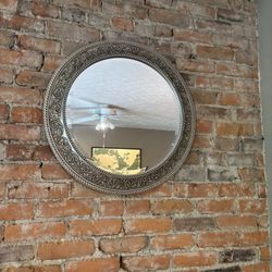 Beautiful Round Mirror 