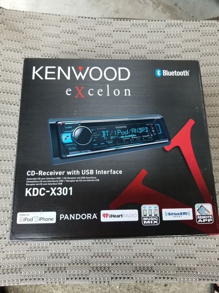 Kenwood Excelon KDC-X301 car stereo