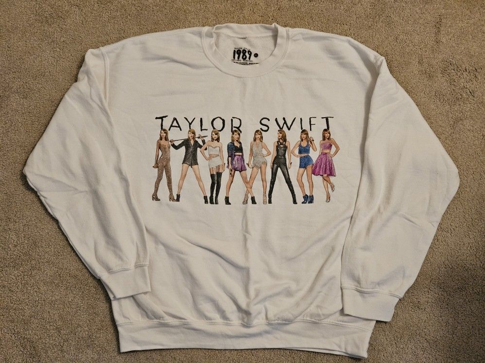 Taylor Swift Apparel - T-Shirts & Sweatshirts - X-Large