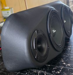 Speaker rack