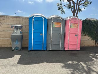 Portable potty. Portable sink , baños , bathrooms