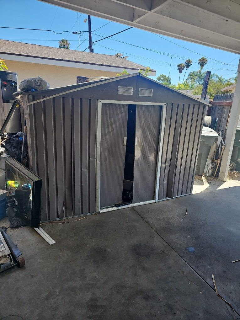 Free Huge Shed
