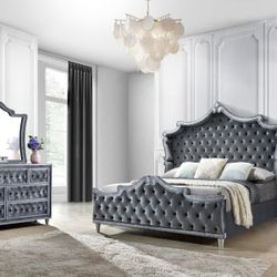 4 Pc Queen Bedroom Set with Queen Bedframe Dresser Mirror Nightstand
