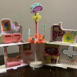 Hasbro Littlest Pet Shop Rescue Tails Center Playset That Spins And Works But No Accessories 