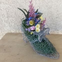 FLORAL VINTAGE SHOE DESIGN  $30.00