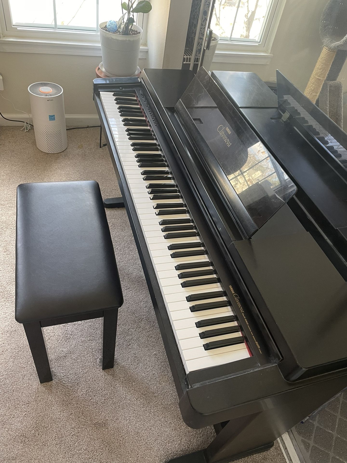 Yamaha Clavinova CLP-560 Digital Piano