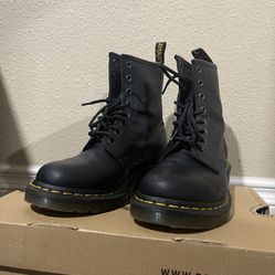 Dr. Martens 