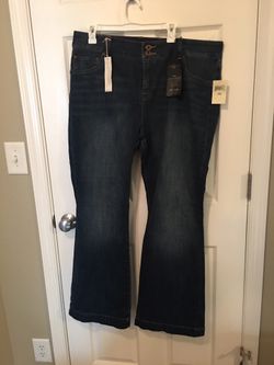 Lucky Brand Jeans Women’s, Emma flare, size 18w, slimming look, new with tags