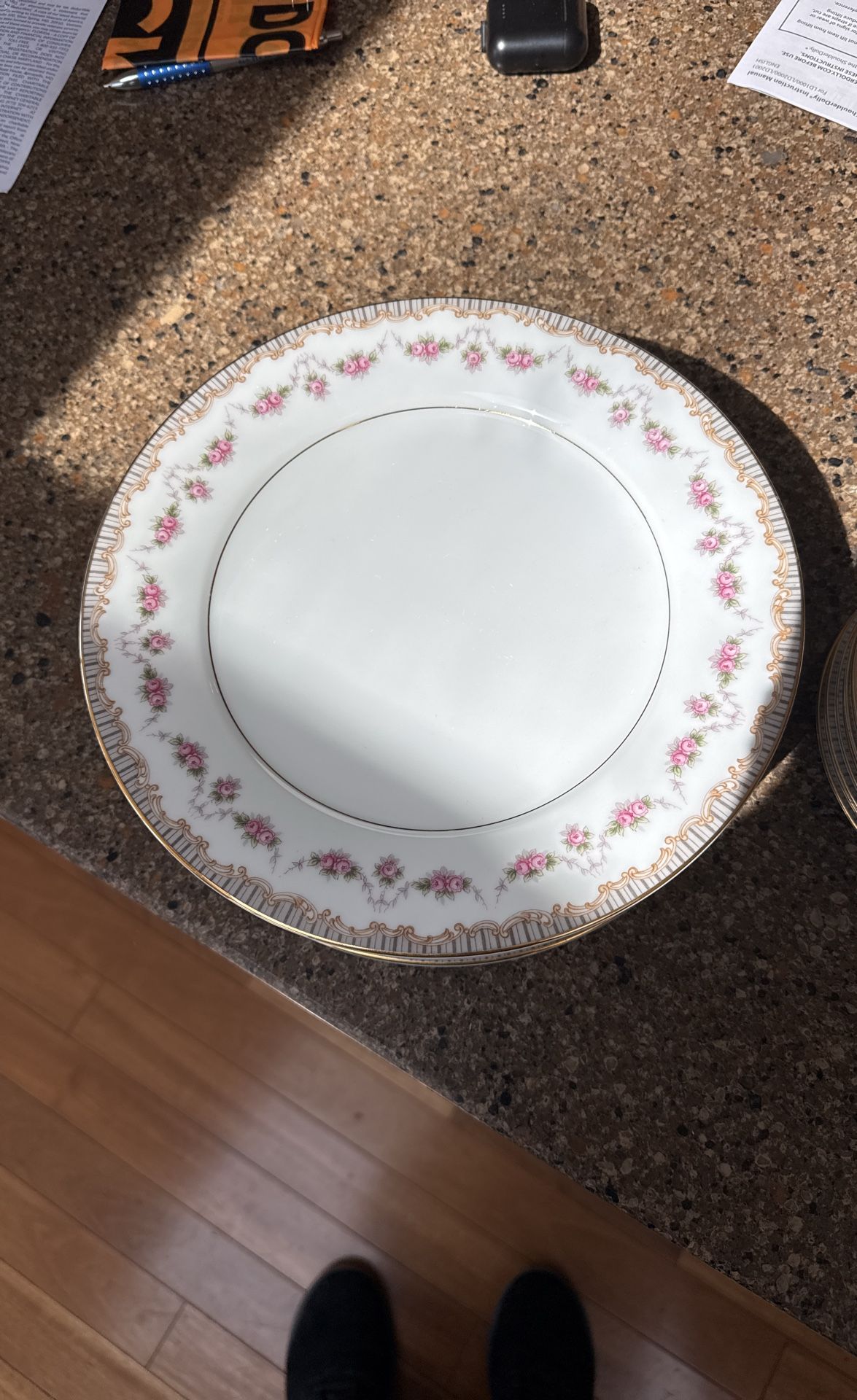 Noritake China Ridgewood Design