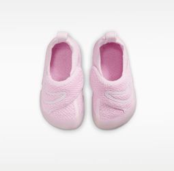 Nike Swoosh 1 size 7