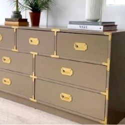 Mcm #Mcampaign-style #Mvintage dresser with seven drawers made by Bernhardt Furniture
Chrome hardware
