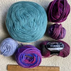 Approx 500g 100% wool single ply Yarn