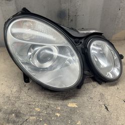 2003 2004 2005 2006 Mercedes-Benz E320 Right Passenger Side Headlight OEM