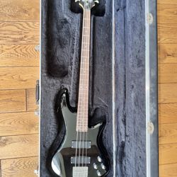 Schecter Stiletto Deluxe-4 Bass + Case – $325
