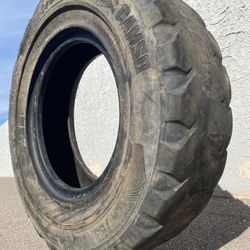 117 Pound CrossFit Tractor 🚜 Tire for Flipping and Sledgehammer Workouts 