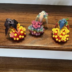 3,Floral Bunches W / Hummingbirds 