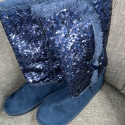 Very Nice Boots Size 8 Is 20 Dollars Or The Best Offer 