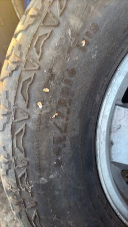 Llantas seminuevas para Chevy seis Birlos del 2000 para Abajo muy buenas condiciones Llantas seminuevas para Chevy seis Birlos del 2000 para Abajo muy