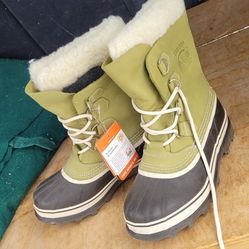 New Sorel Winter Boots Women's 8