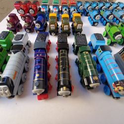 GIGANTIC!!!!!●COLLECTIBLES ●THOMAS & FRIENDS● THOMAS THE TRAIN COLLECTION ● WOODEN TRAINS●TRACKS●BUILDINGS●BRIDGES●TUNNELS●AND MORE!●