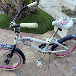 Girl’s Cruiser Bike