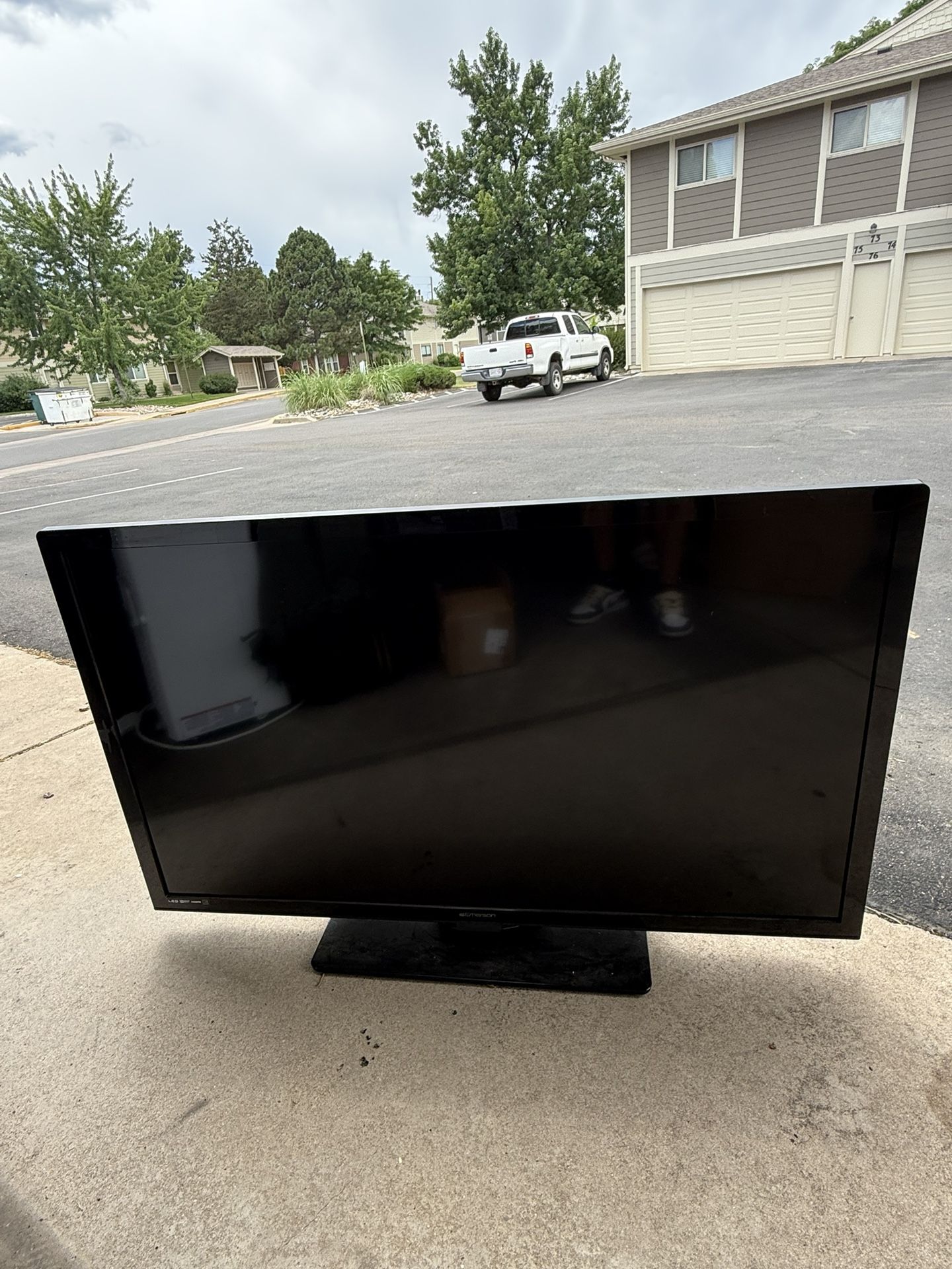 50 Inch Emerson LED Tv