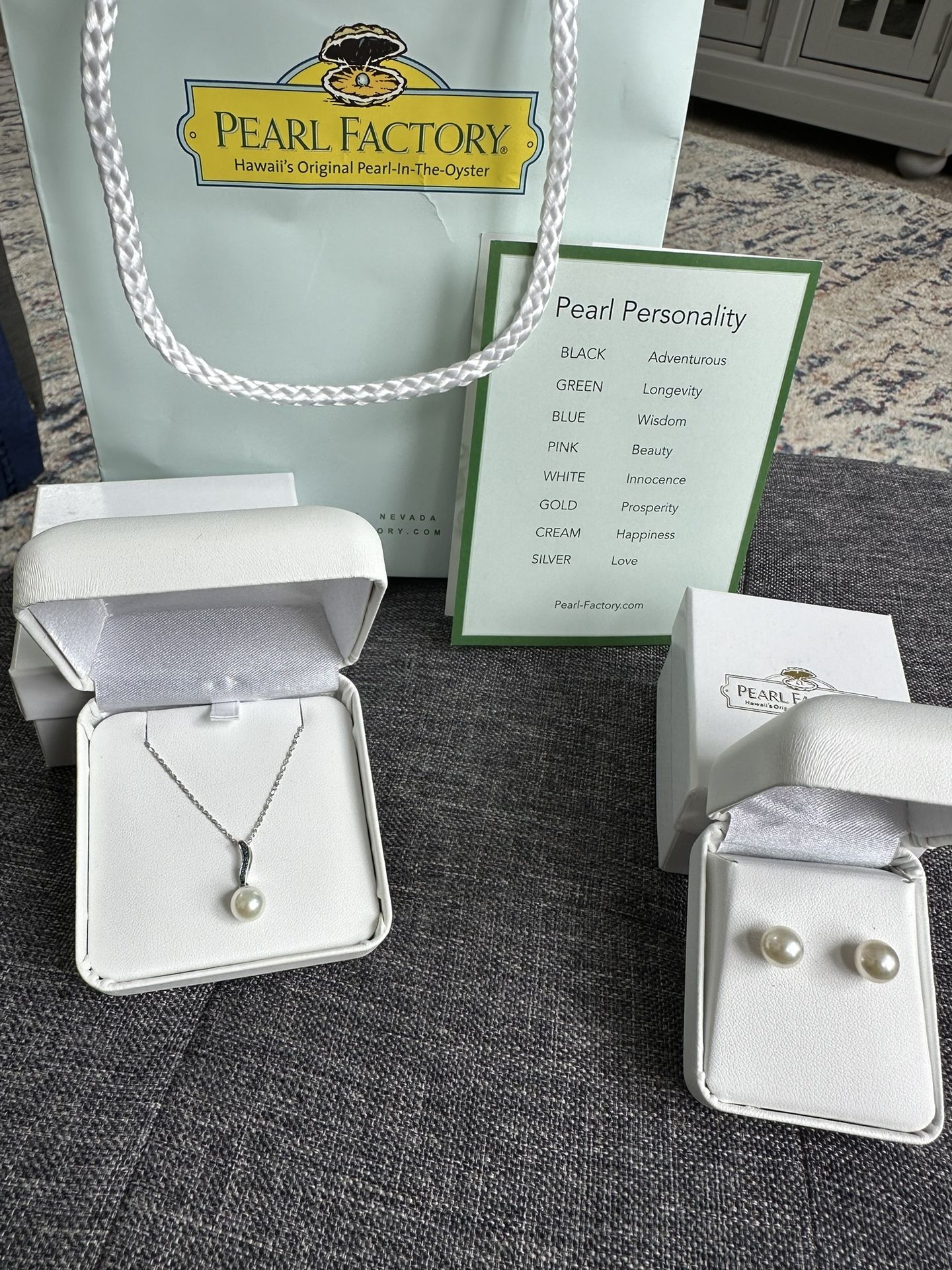 Black Friday Sale!Na Hoku Pearl Factory 14k white gold chain and pendant with blue diamonds and a rare green Akoya pearl & Earrings