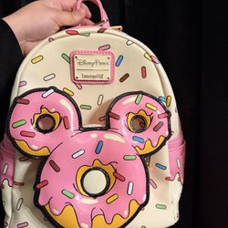 brand new disney loungefly from parks 