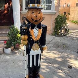 Halloween Statue
