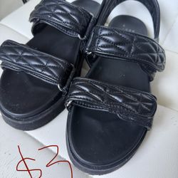 Women Black Target Sandals W6