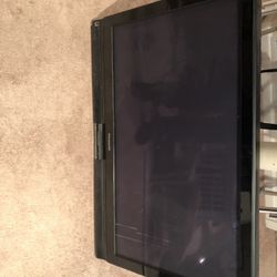 30 inch flatscreen TV with wall mount