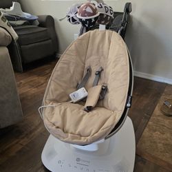 4 Moms Mamaroo