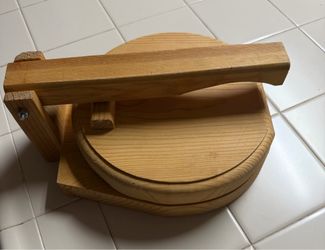 Totillera de madera /wooden tortilla press