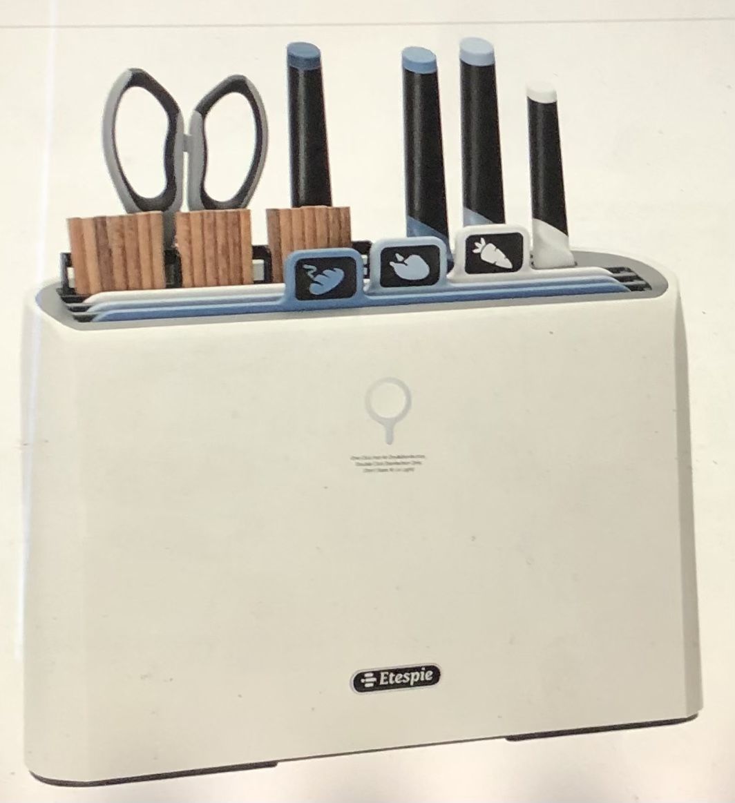 UV Self Cleaning Knife Set & Cutting Board