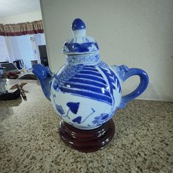 Blue And White Kettle Collection With Base