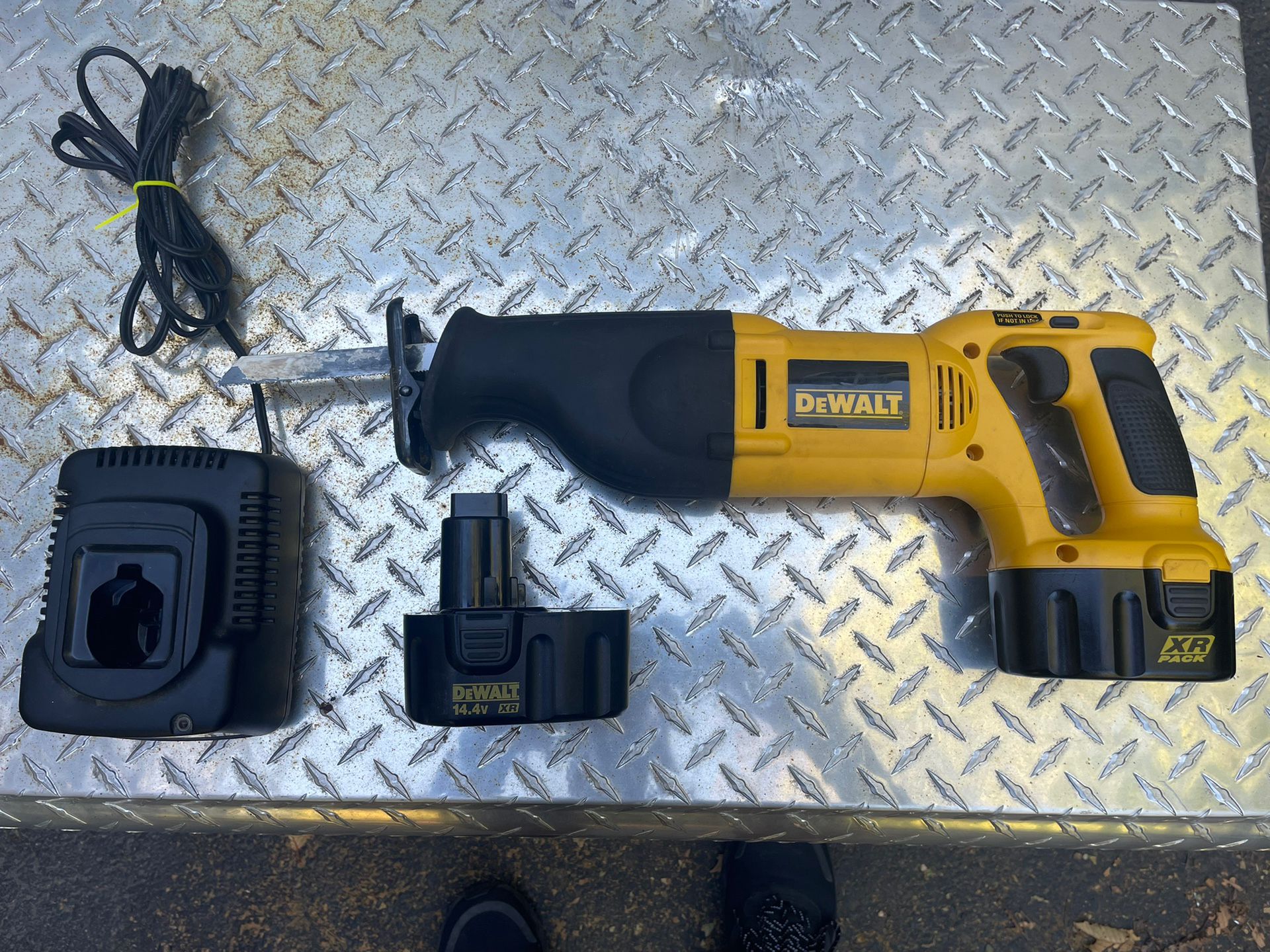Dewalt dw937 new arrivals