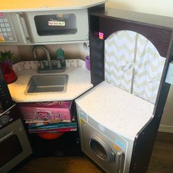 KidKraft Large Play Kitchen