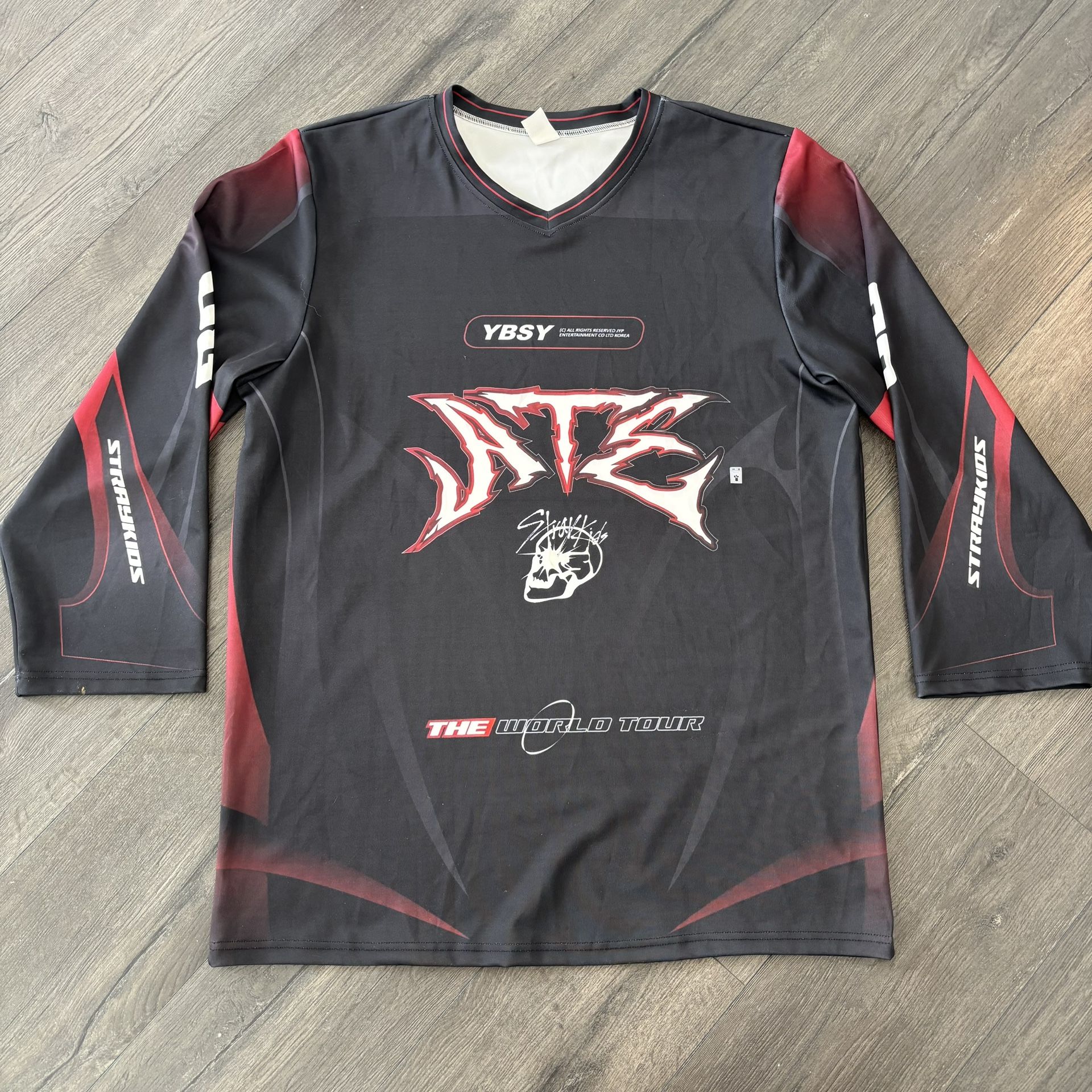YBSY Stray Kids DominATE World Tour 2025 Hockey Jersey Size L Shirt SKZ