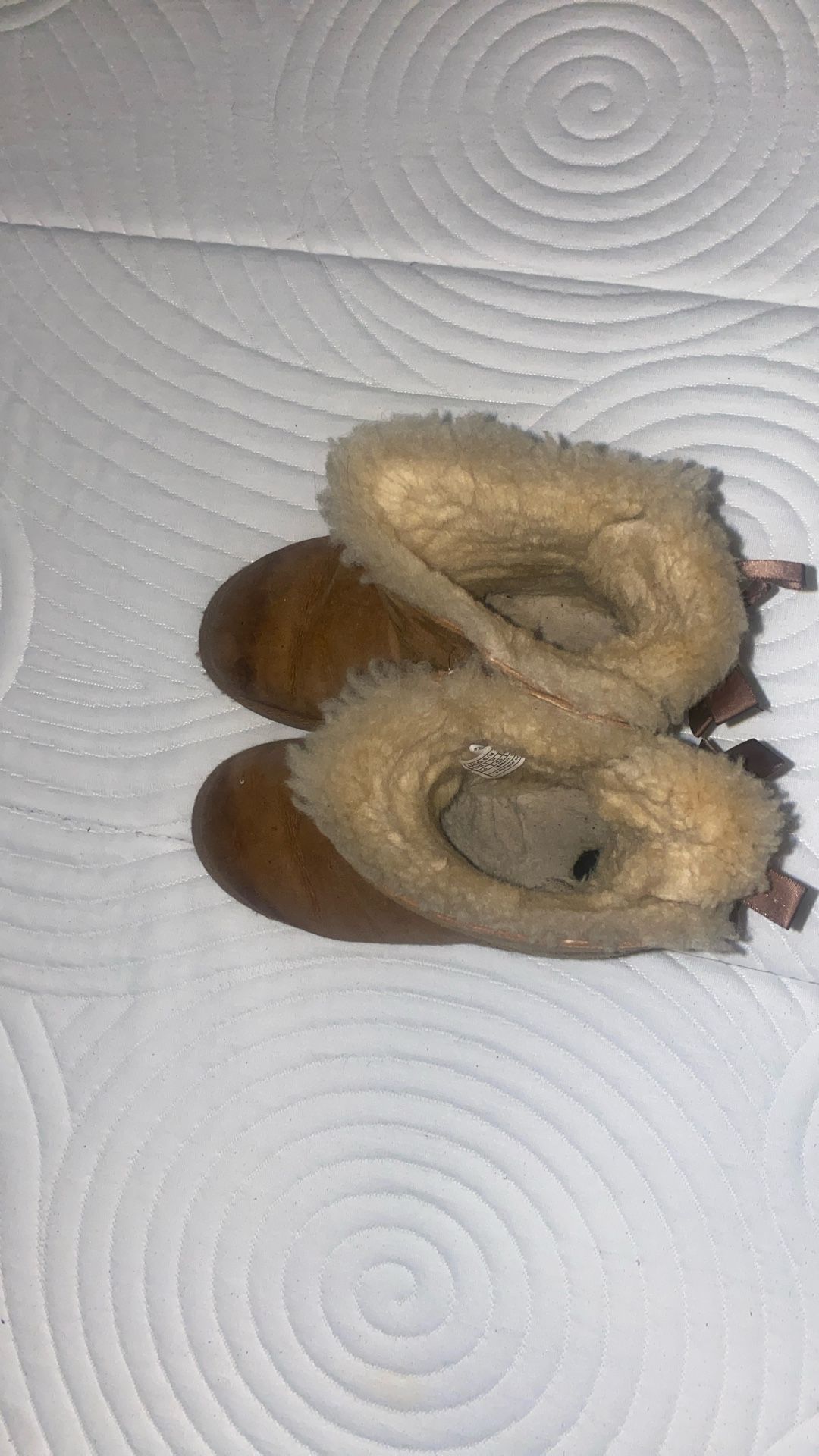 Bailey Bow Uggs Chestnut 